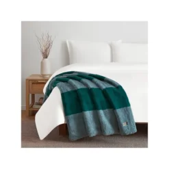 Ugg Pippa Faux Fur Throw -Villeyy Decor Shop https3A2F2Fimage.s5a.com2Fis2Fimage2FTheBay2F008889236930 alt23Fwid3D120026hei3D120026qlt3D9026resMode3Dsharp226op usm3D0.92C1.02C82C0 640x