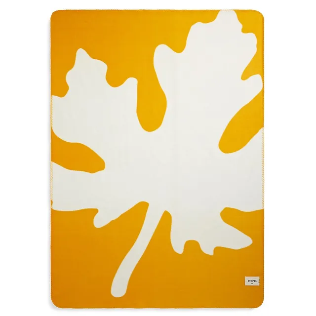 Maple Leaf Polar Fleece Throw 2 Maple Leaf Polar Fleece Throw - Image 2