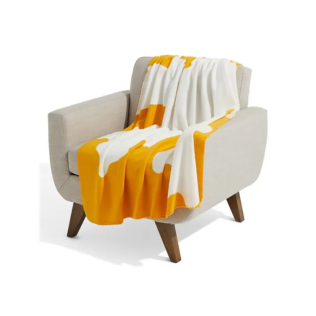 Maple Leaf Polar Fleece Throw 7 Maple Leaf Polar Fleece Throw - Image 7