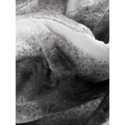 Heated Faux Fur Throw -Villeyy Decor Shop https3A2F2Fimage.s5a.com2Fis2Fimage2FTheBay2F676685047687 alt43Fwid3D120026hei3D120026qlt3D9026resMode3Dsharp226op usm3D0.92C1.02C82C0 640x